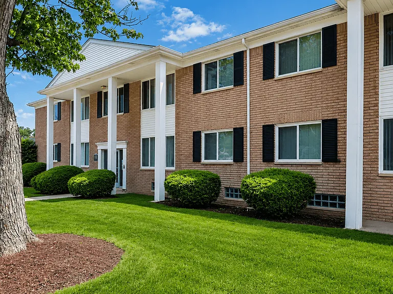 Cherry Hill Manor Apartments — Photo 15