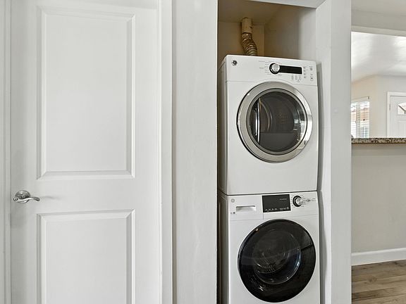 3rd image of 2123 Garnet Ave APT 6