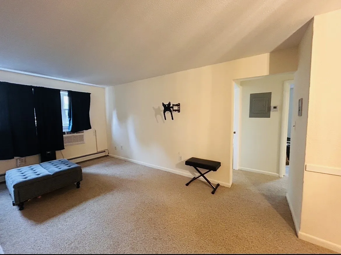 2 bed, 792 sqft, $2,200 — Photo 2