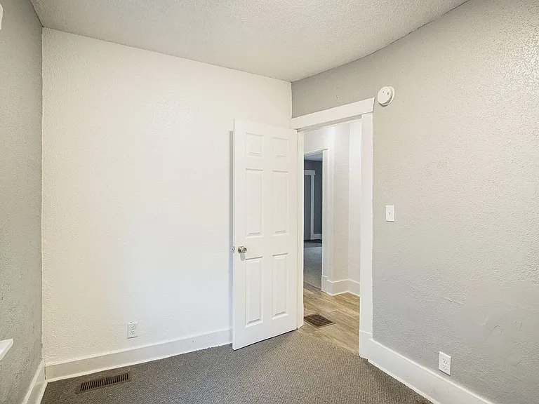 702 Fenimore Ave — Photo 11