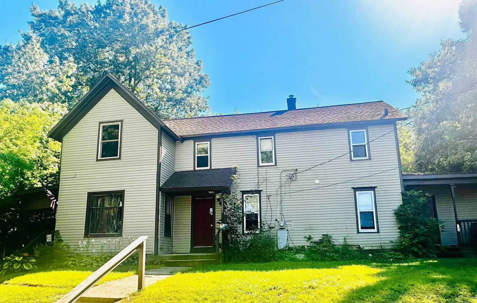 4 bed, 1.0 bath, 1200 sqft, $1,895 — Photo 1