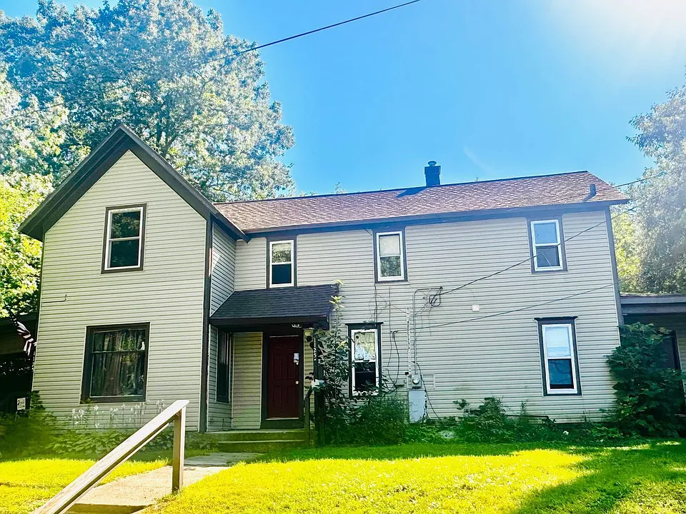 1125 College Ave NE #2