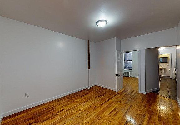 3rd image of 401 E 78th St APT 3A