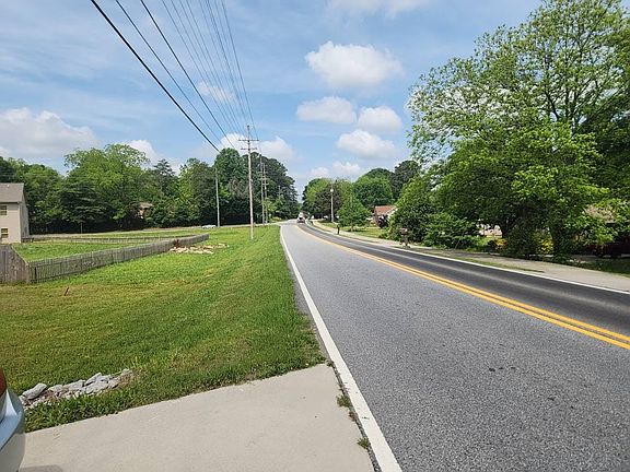 5th image of 685 S Jeff Davis Dr