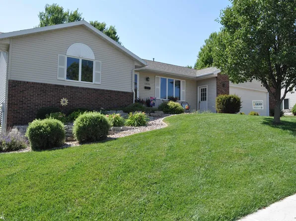 1031 Monterey Dr, Carroll, IA 51401