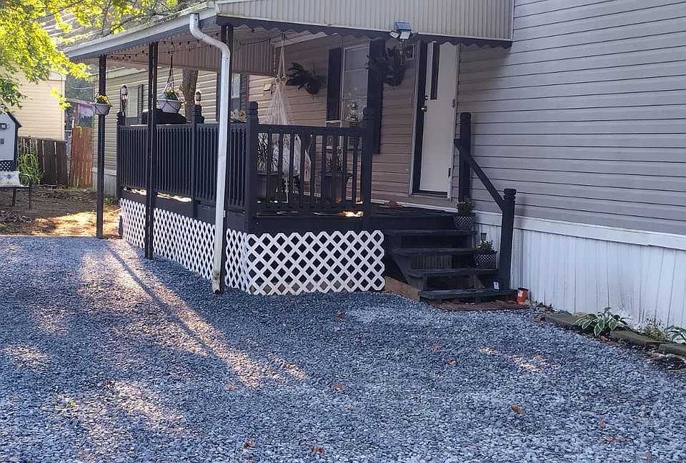 1st image of 1118 Broadway Ave