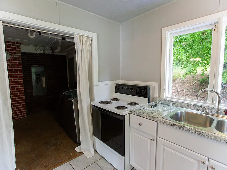155 Wade Ln #155 — Photo 6