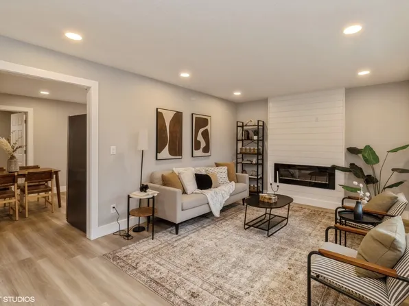 5465 NW 4th Ct, Des Moines, IA 50313