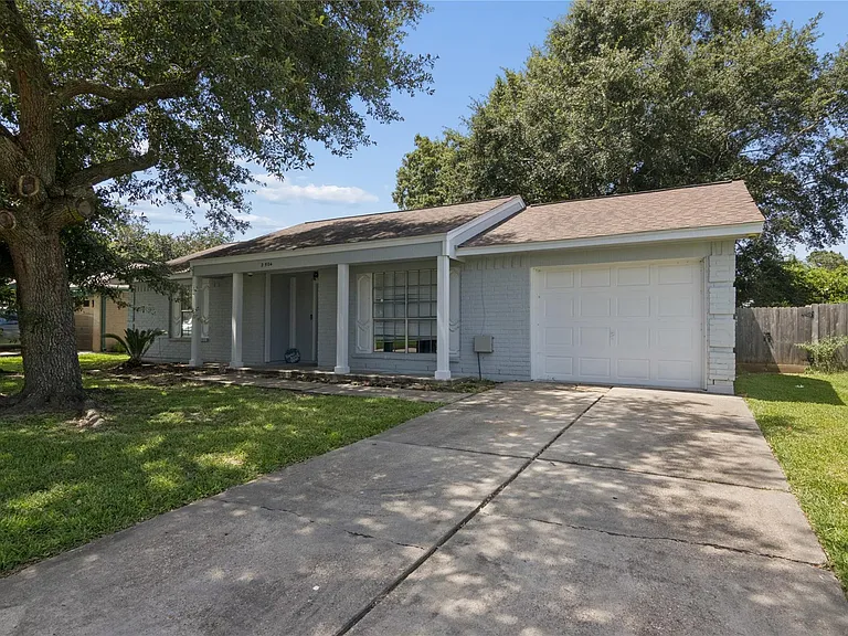 2504 Ewell Dr — Photo 2