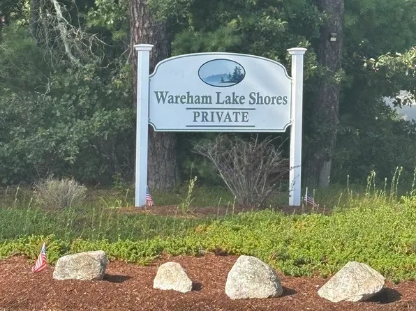 8 Blackbird Ave, Wareham, MA 02571