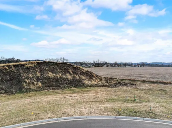 220 Falcon Court #93, Sauk City, WI 53583