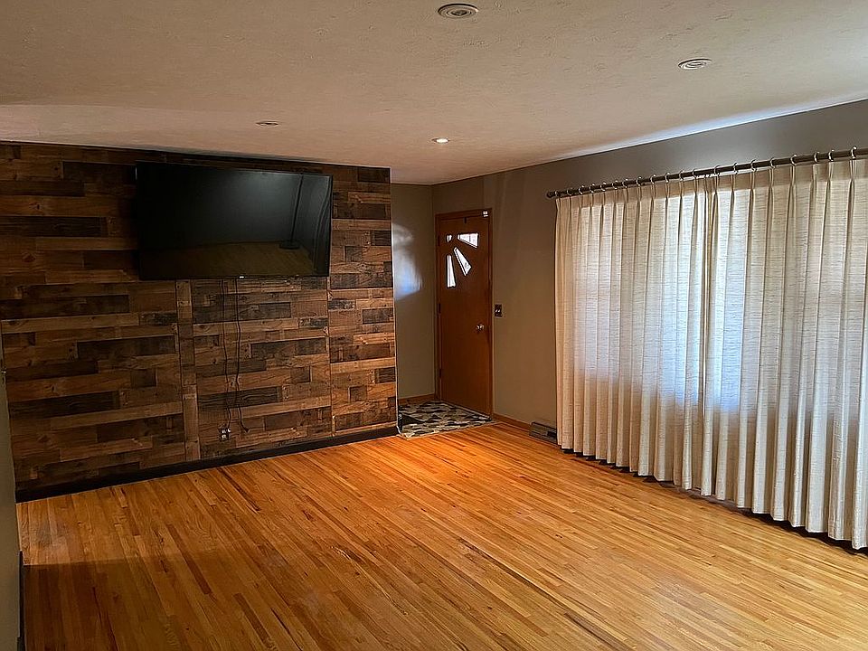 1st image of 3259 Tamarac Dr