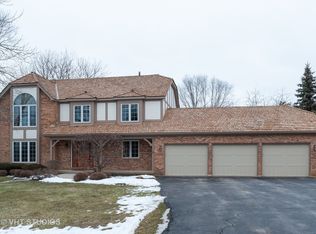 7 Magnolia Pkwy, Hawthorn Woods, IL 60047