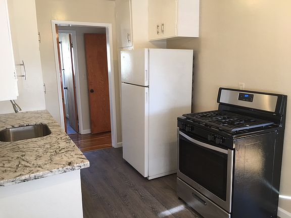 5th image of 859 Blair Ave