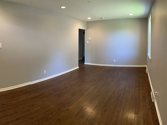 3rd image of 14912 Cottage Grove Ave