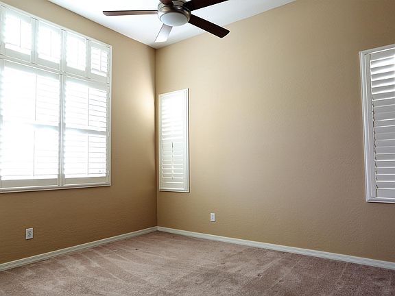 3rd image of 1442 E Bluebird Dr
