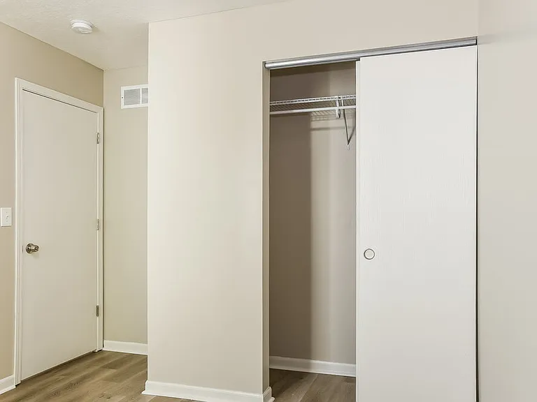 6693 Laburnum Dr — Photo 13