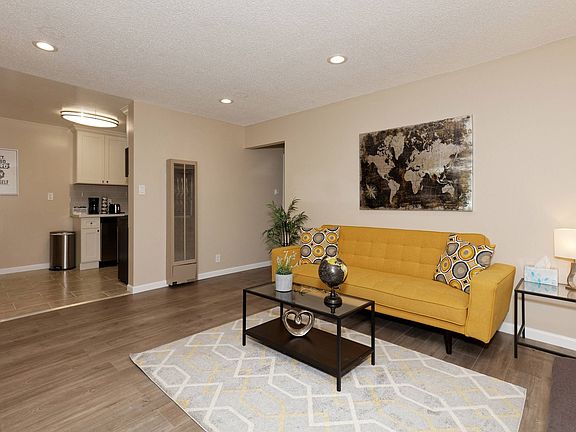 4th image of 415 Adams St APT 6