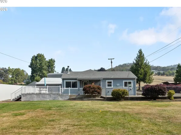122 Grassy Ln, Roseburg, OR 97470