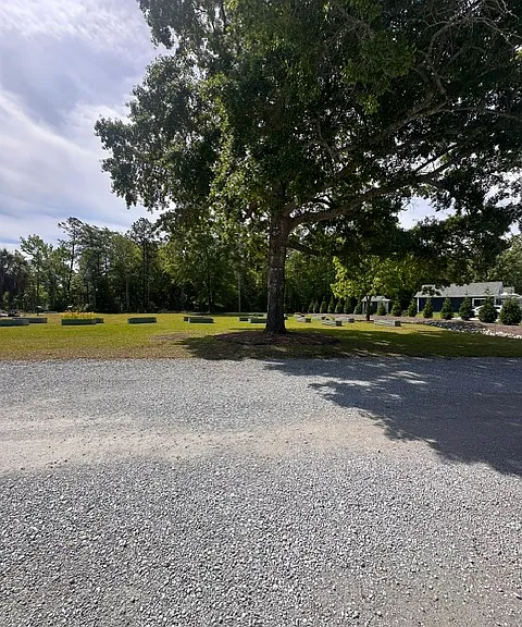 Garden & picnic area