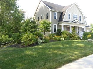 5 Darling Dr, Woburn, MA 01801