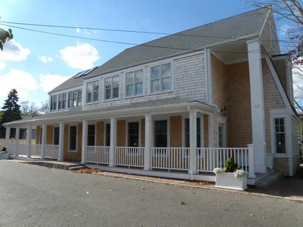 62 Winter St #2, Edgartown, MA 02539