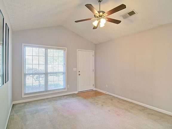 3rd image of 523 Stanford Pl