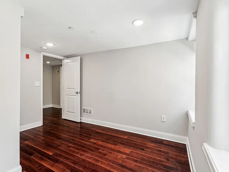 1721 Pine St #B — Photo 21