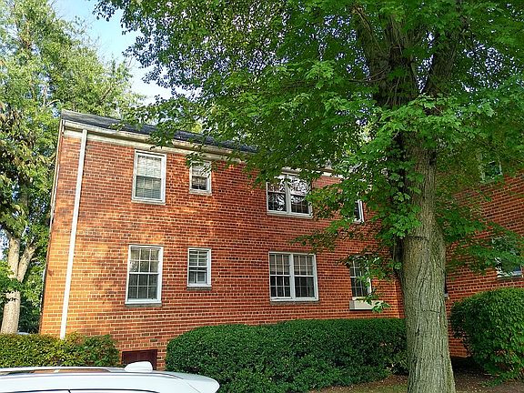4th image of 6500 Potomac Ave APT B2
