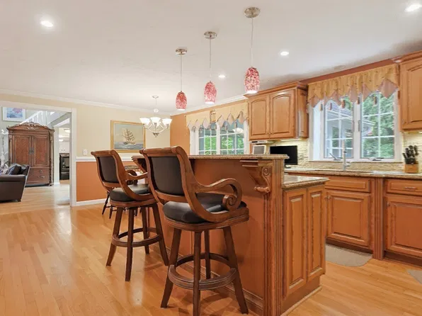 66 Farrington Ln, Marlborough, MA 01752