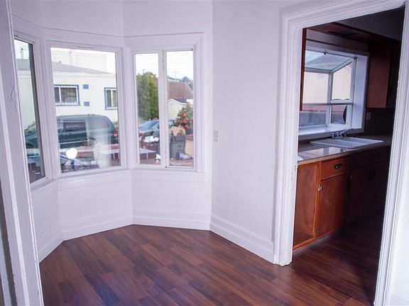 3rd image of 2532 68th Ave