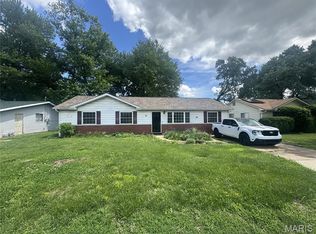 6116 Old Collinsville Rd, Fairview Heights, IL 62208