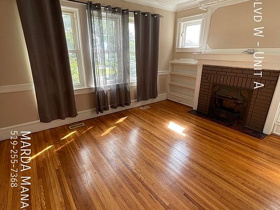 3rd image of 476 Giles Blvd W Unit A