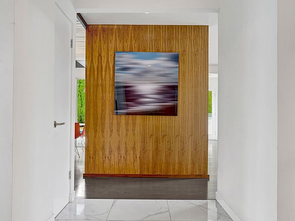 3rd image of 2000 Nautilus Ln #A