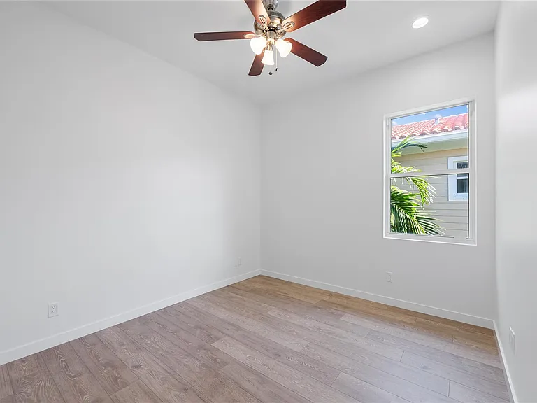 1428 SW 4th Ave #1428 — Photo 8