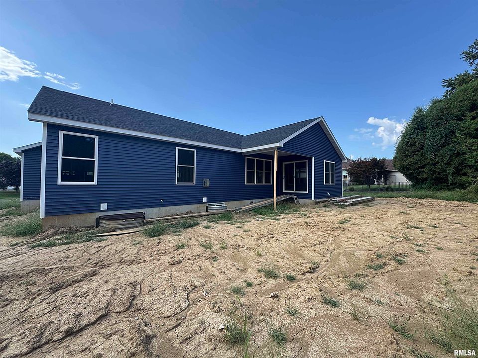 2nd image of 2109 Lake Crest Dr
