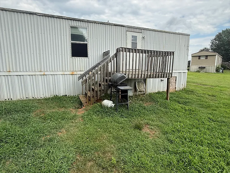 607 Sand Ln — Photo 13