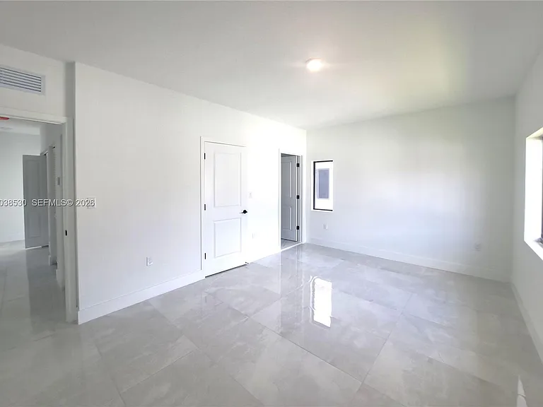 1373 NW 1st St — Photo 26