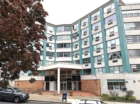 101 Mulberry St APT 502, Springfield, MA 01105