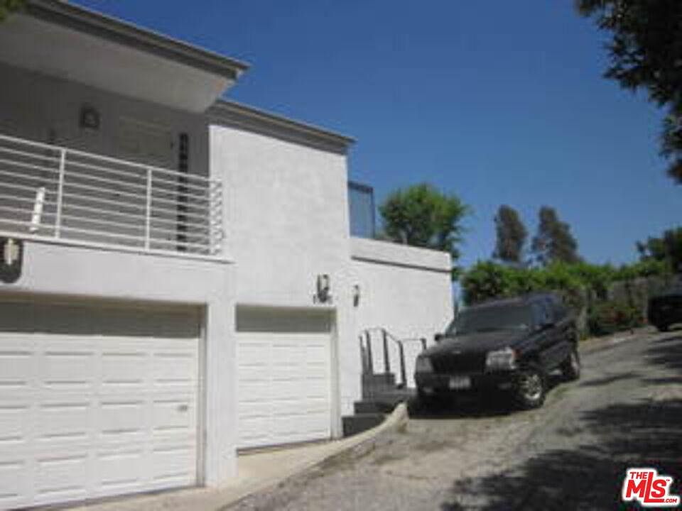 1st image of 8546 Hillside Ave