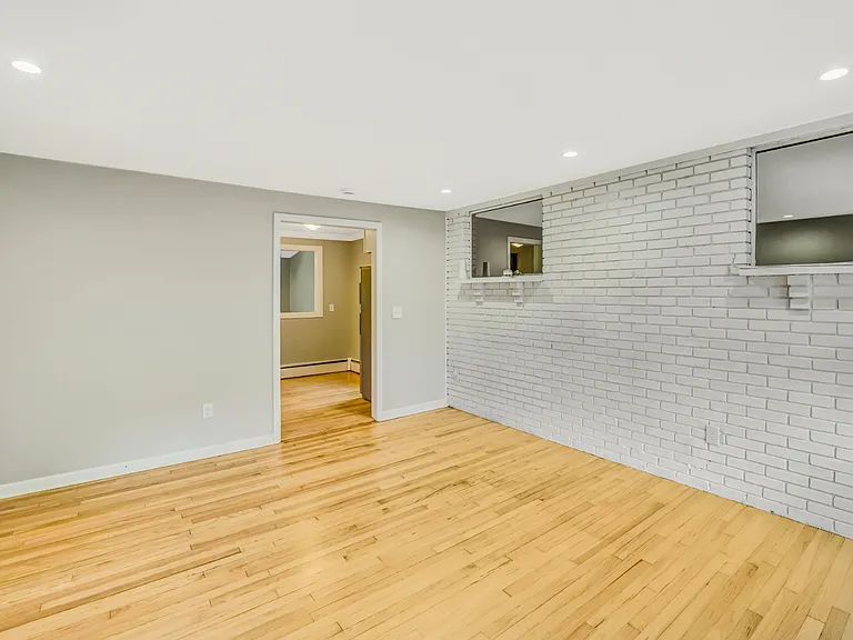 71 Devonwood Dr — Photo 2