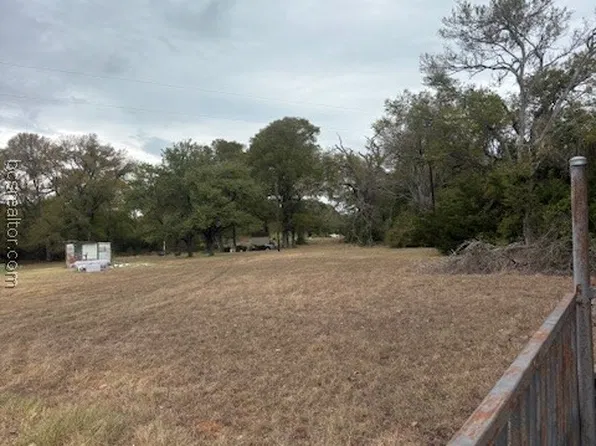 6905 Rose Hill Rd, Calvert, TX 77837
