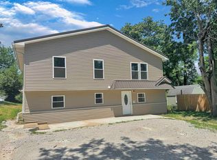407 S 8th St, Boonville, IN 47601