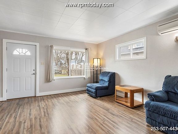 5th image of 6209 S Pine St Unit A