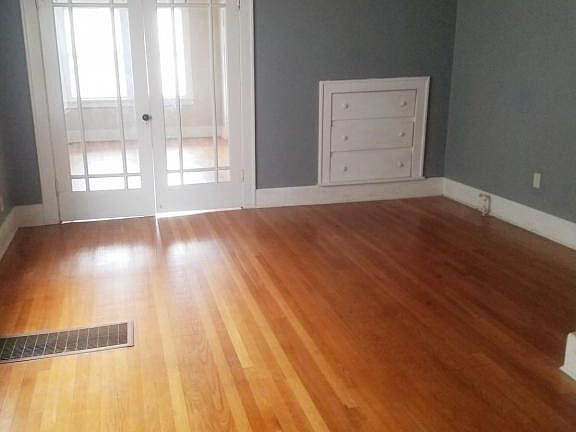 3rd image of 310 W Elm Ave APT 1E