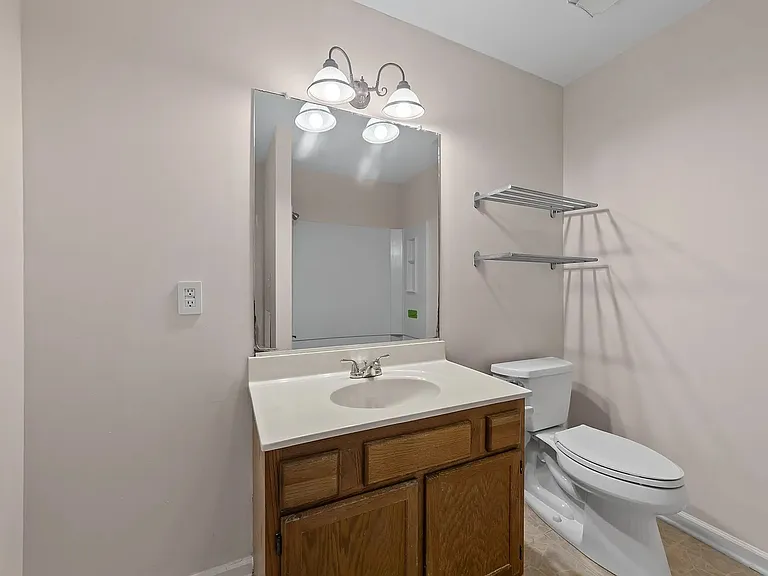 102 Shady Spring Pl — Photo 17