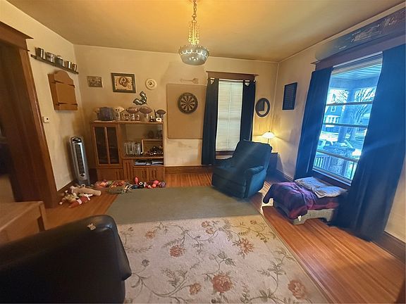 3rd image of 514 Parsells Ave