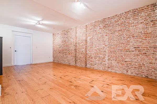 Rented by EXR | media 11