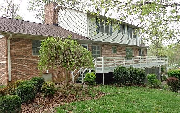 2nd image of 201 Dogwood Cir