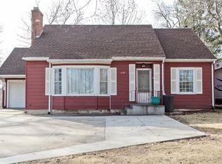 1133 27th St NE, Cedar Rapids, IA 52402